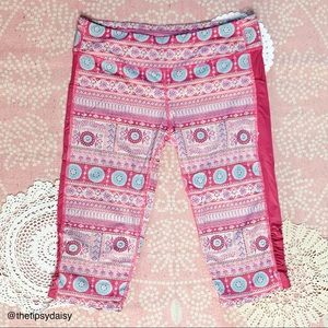 Carve Yoga Capris size Large EUC